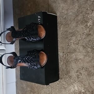 Relativity brand strappy sandle